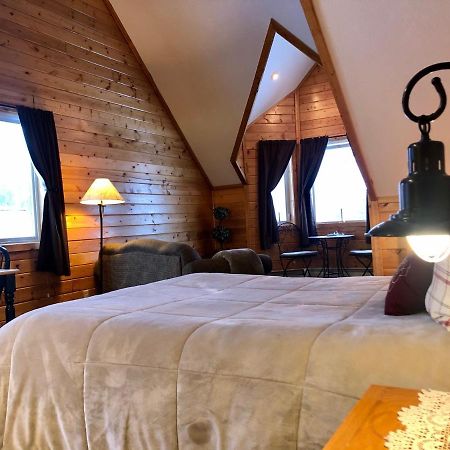 Susitna River Lodging, Suites Толкітна Екстер'єр фото