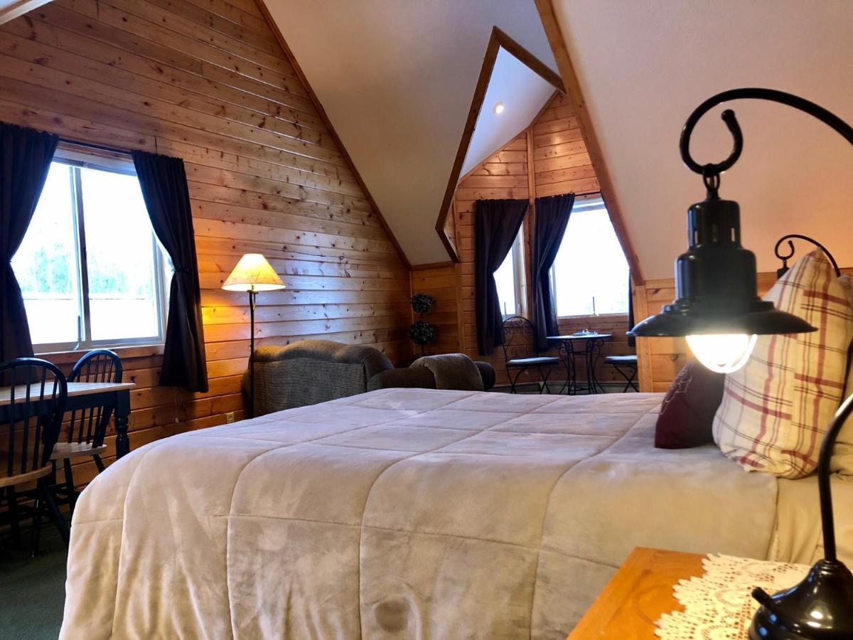 Susitna River Lodging, Suites Толкітна Екстер'єр фото