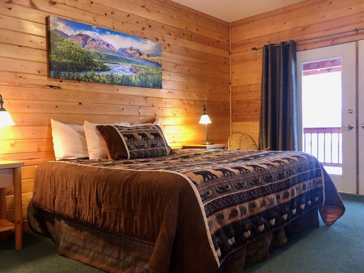 Susitna River Lodging, Suites Толкітна Номер фото