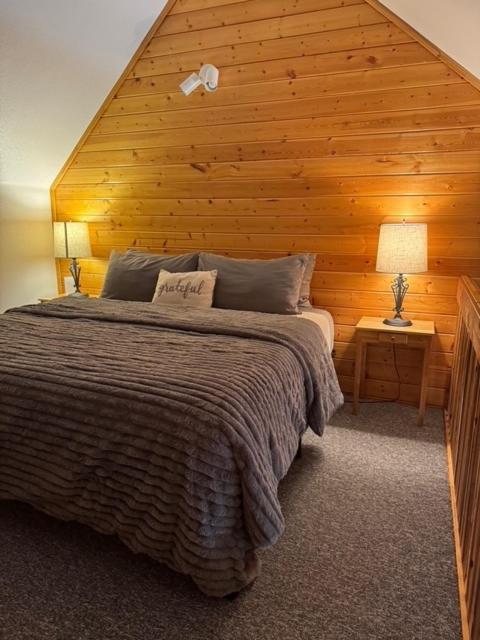 Susitna River Lodging, Suites Толкітна Екстер'єр фото