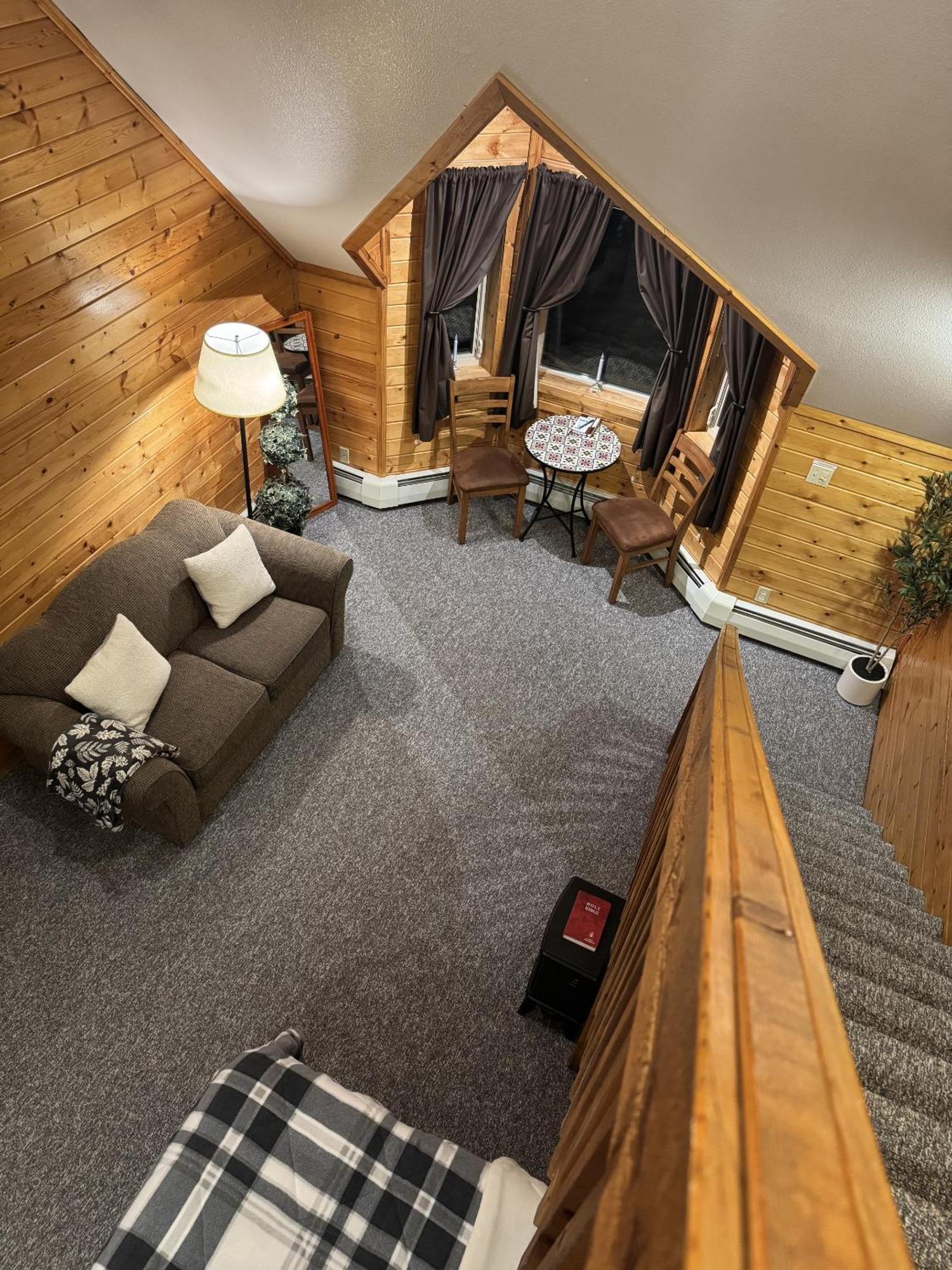 Susitna River Lodging, Suites Толкітна Екстер'єр фото