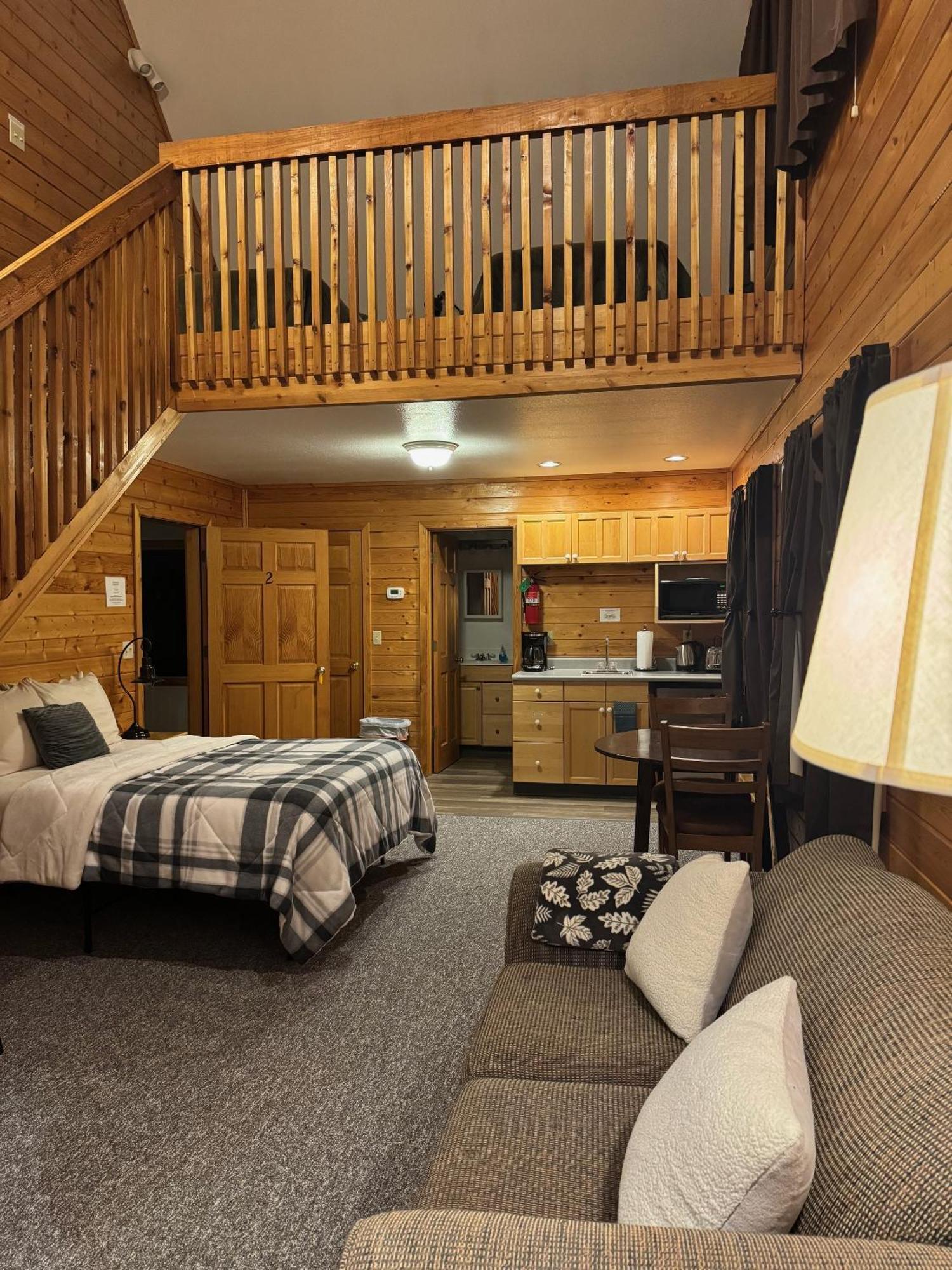 Susitna River Lodging, Suites Толкітна Екстер'єр фото